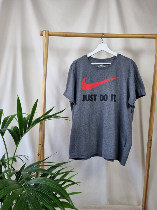 Nike t-shirt maat XL