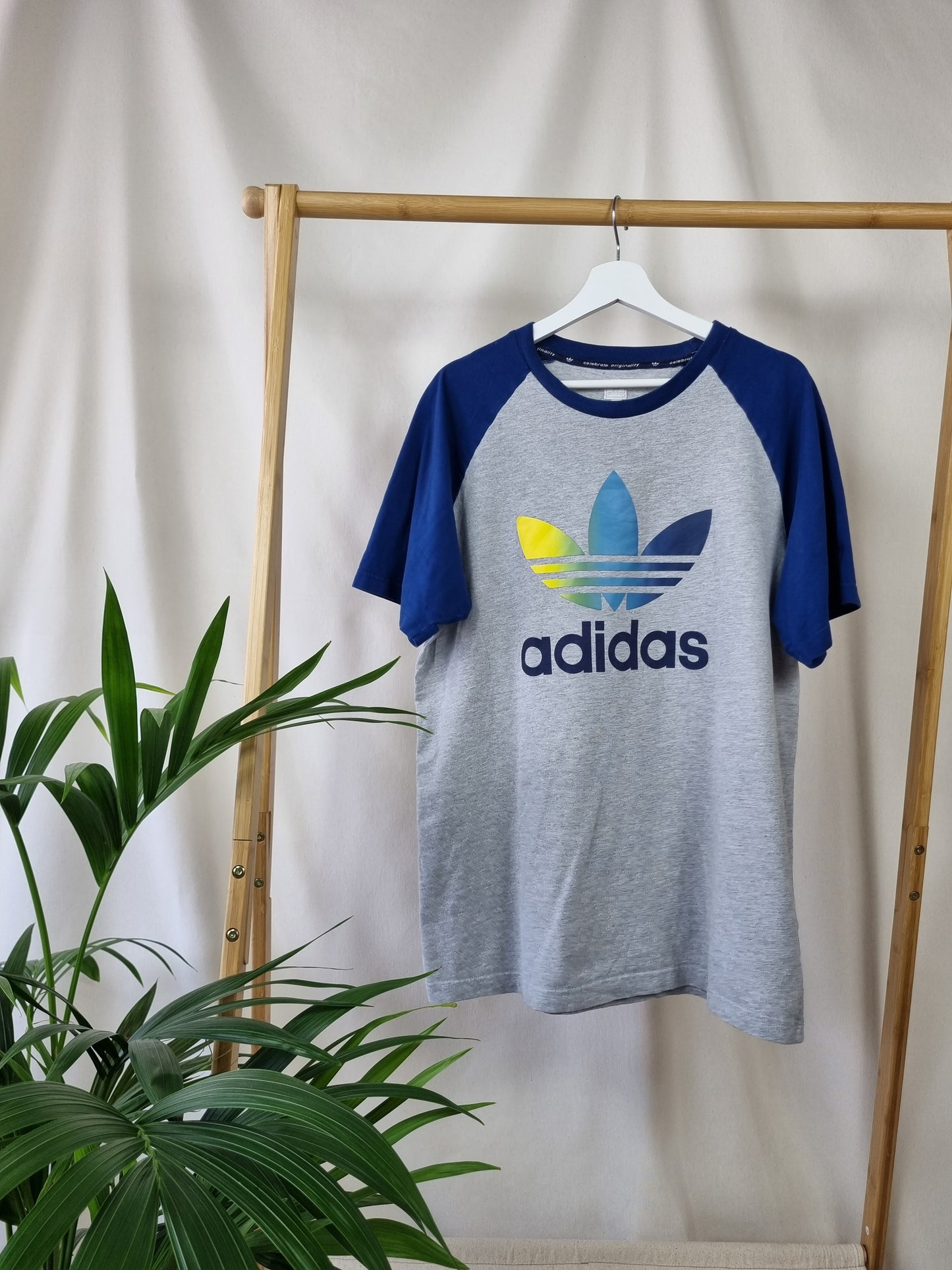 Adidas t-shirt logo maat XL