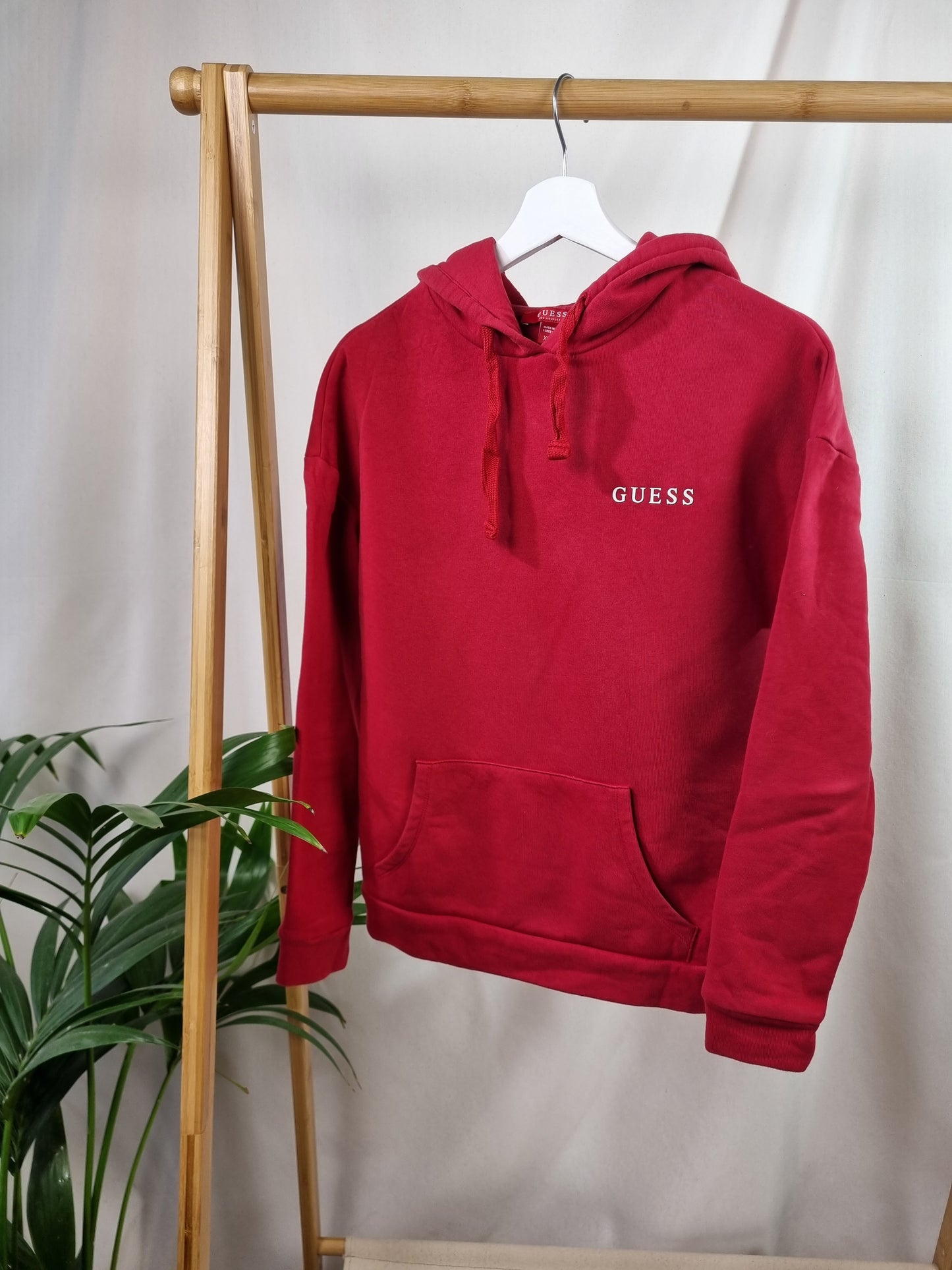 Guess chest logo hoodie maat XS