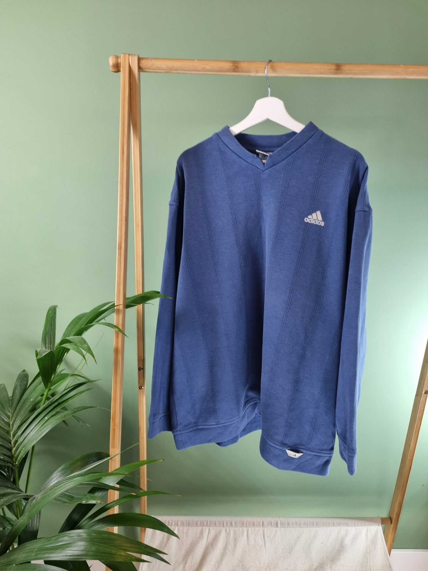 Adidas 90s v-neck sweater maat L