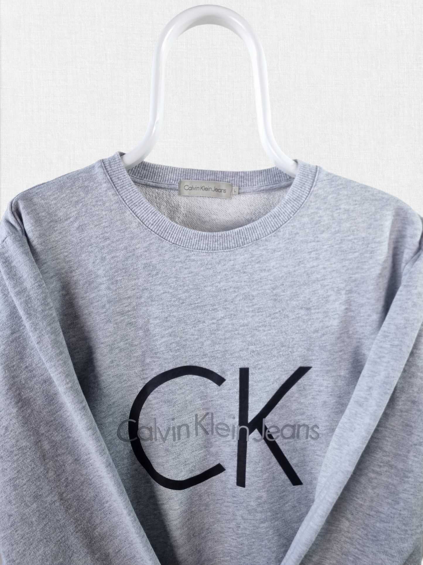 Calvin Klein front logo sweater maat L