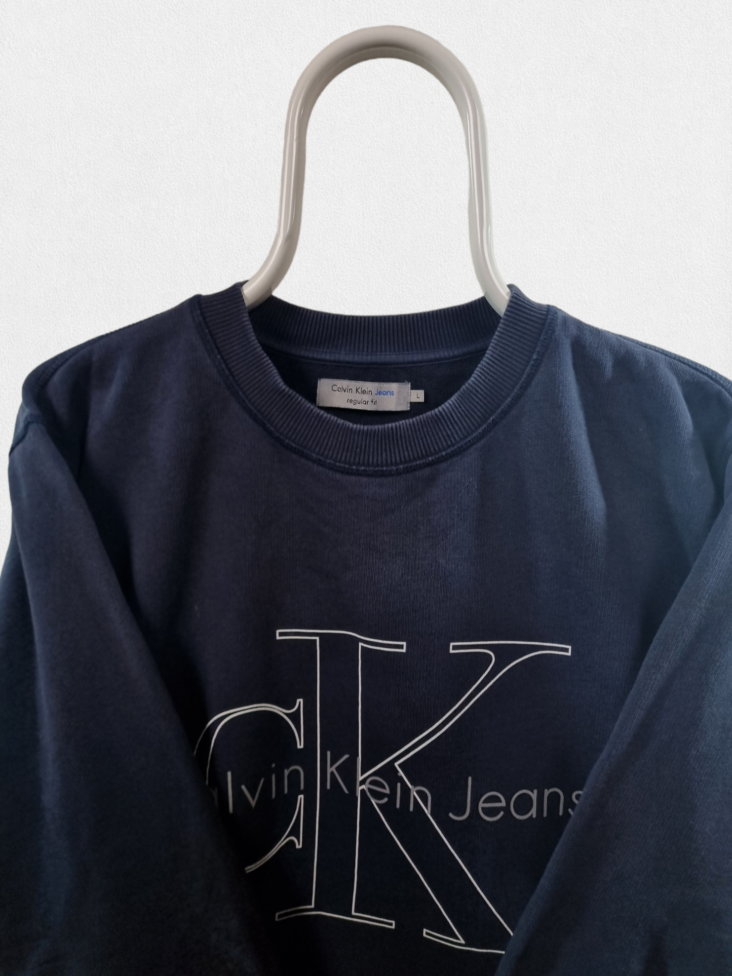 Calvin Klein front logo sweater maat L